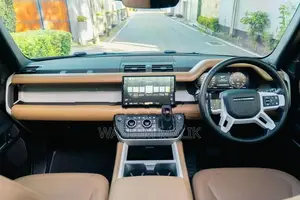 Land Rover Defender P300 E Hse Uk 2025