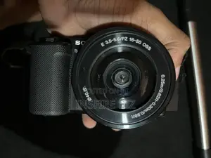 Sony Zv-E10 Mirrorless Camera