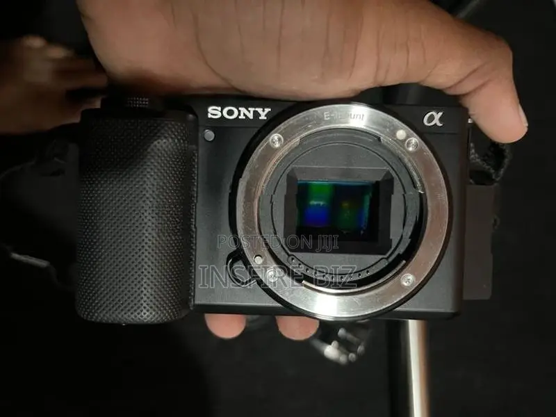 Sony Zv-E10 Mirrorless Camera