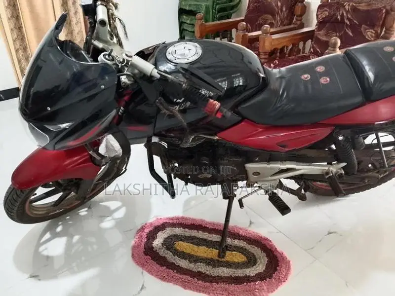 Bajaj Pulsar 180 2012