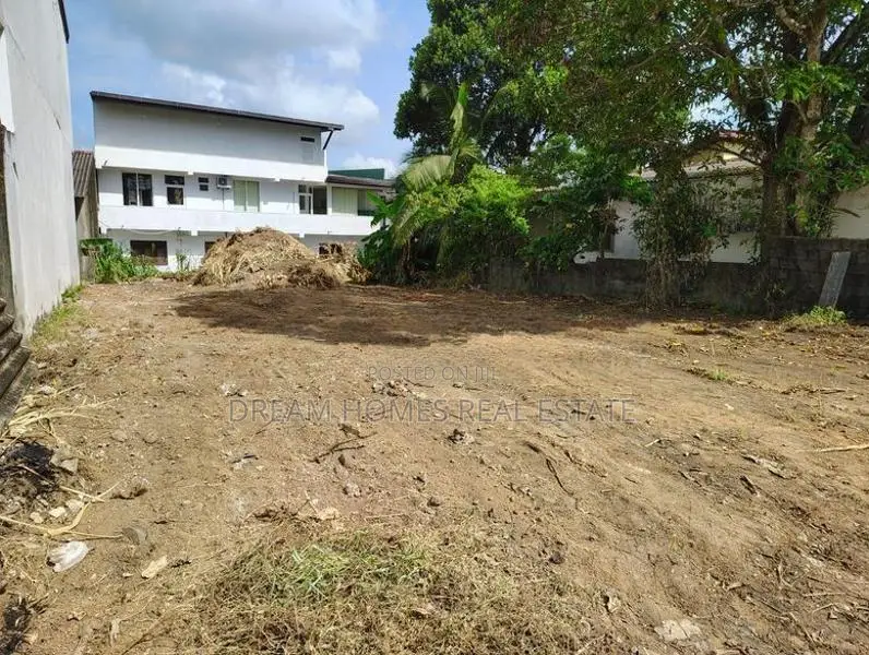 Valuable Residential Land for Sale – Athurugiriya Lake Terrace