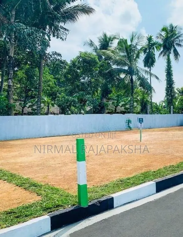 Luxury Land Plots For Sale In Athurugiriya