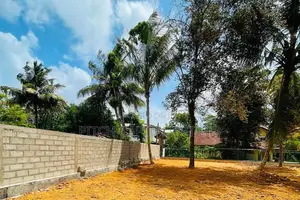 මිදිගම සංචාරක පාරාදීසයෙන් වටිනා ඉඩමක්