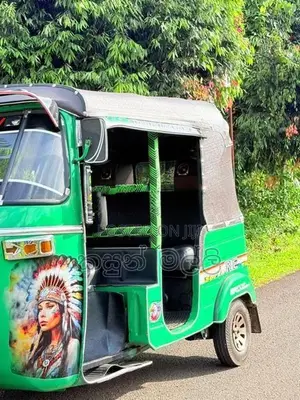 Bajaj RE 2000
