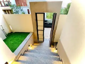 Luxury Residence with Timber Flooring – Thalawathugoda