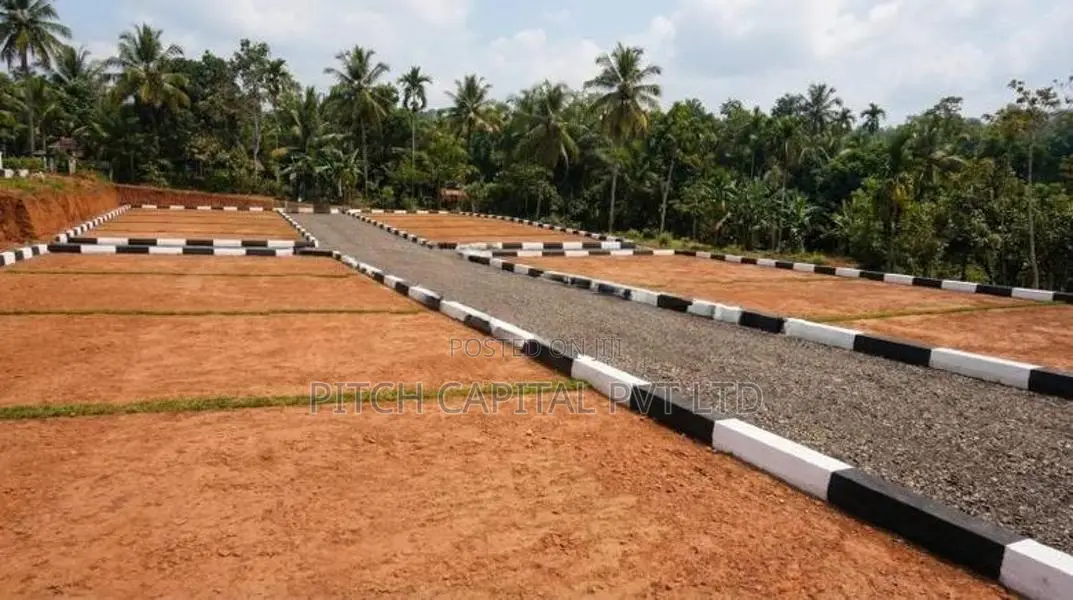 කළුතර නගරයෙන් සියලු නාගරික පහදුකම් සහිත වටිනා බිම් කොටස්