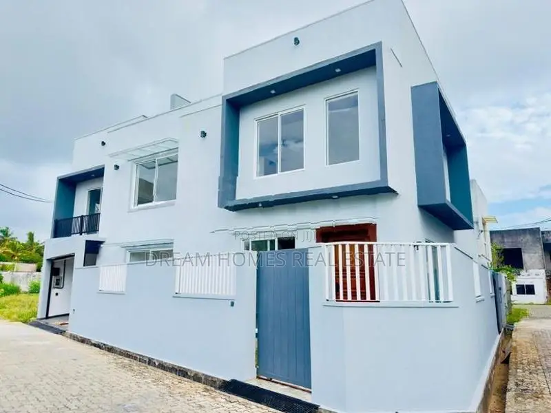 Elegant 3,700+ Sqft Luxury Home for Sale Near Galle Road – Dehiwala