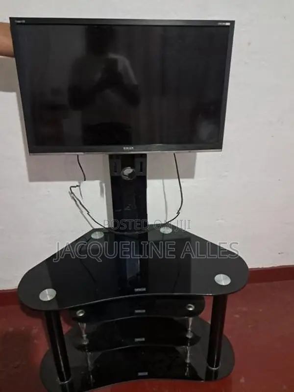 Glass TV stand (black)
