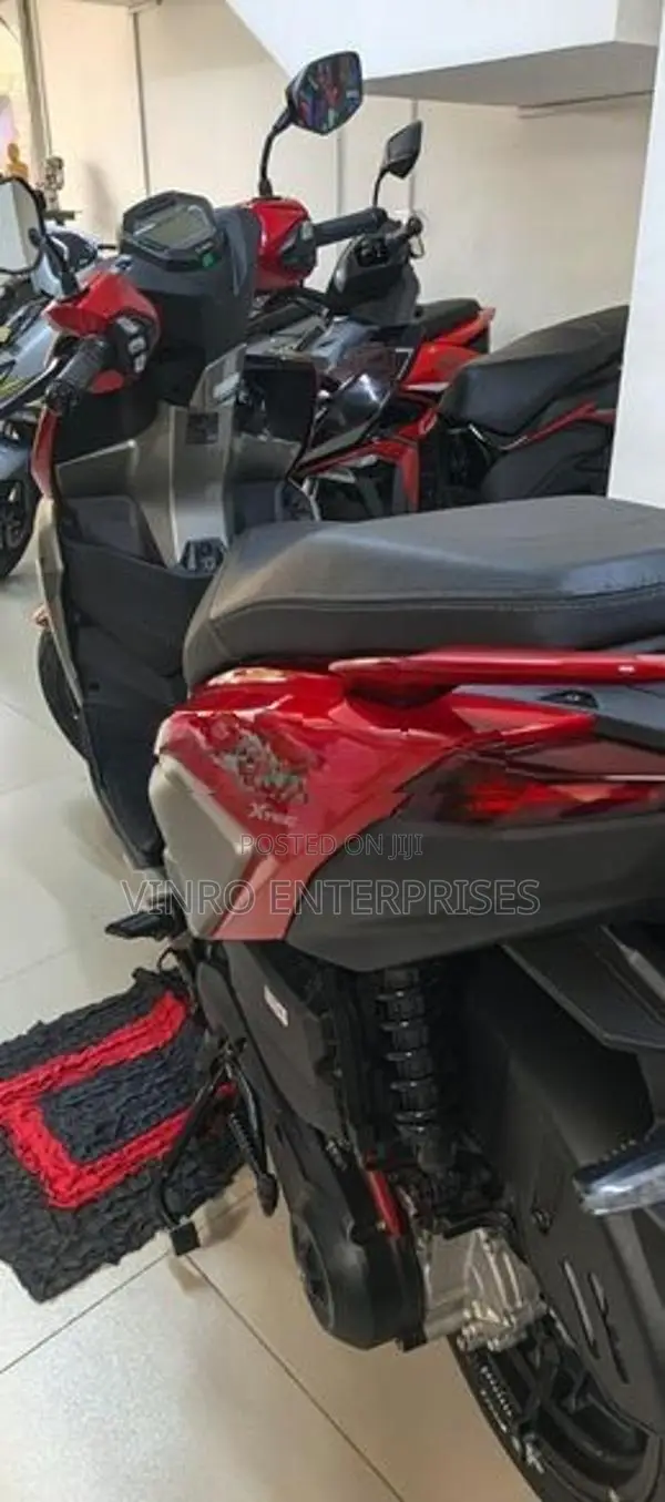 Hero XOOM 125R 2026