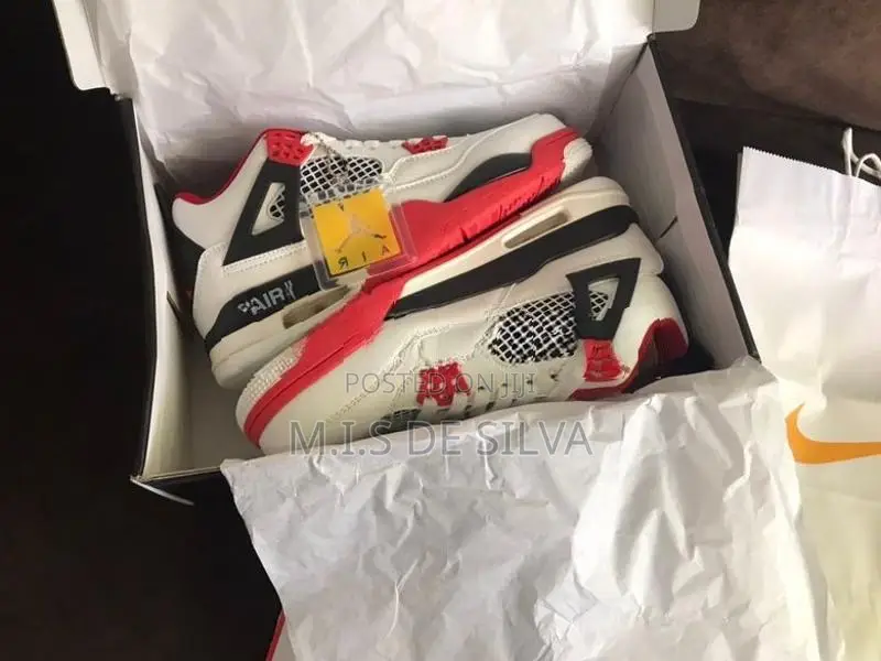 Nike Air Jordan 4 Retro Sneakers