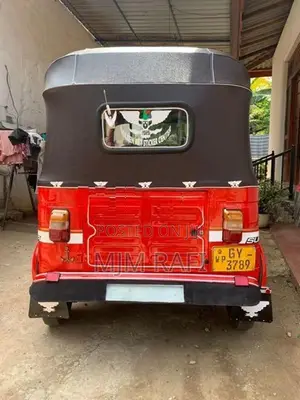 Bajaj RE 2002