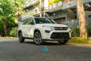 Toyota Hyryder v 2026