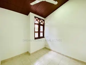 Stylish New House with Clear Deeds – Athurugiriya