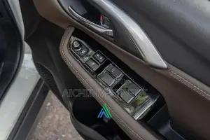 Toyota Hyryder v 2026
