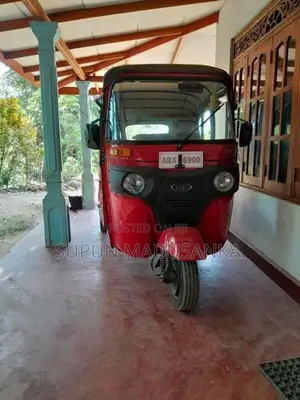 Bajaj RE 2025