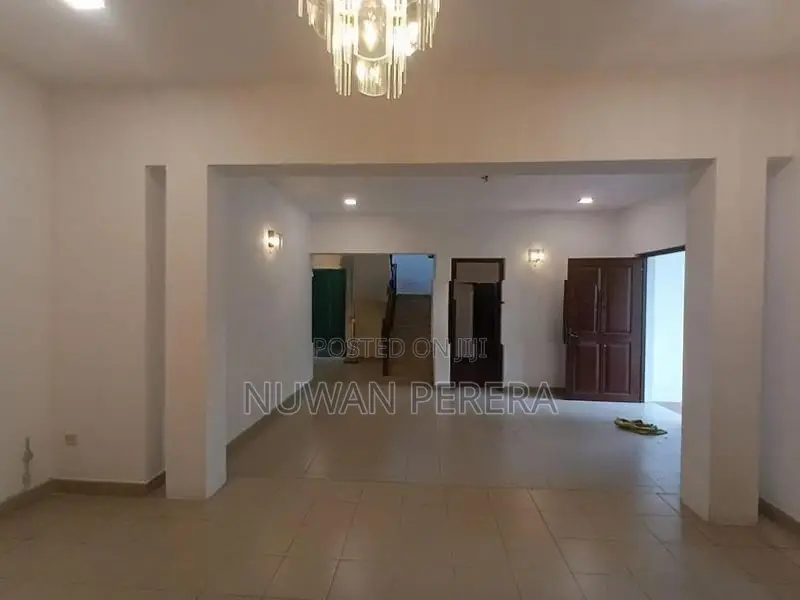 Piliyandala Suwarapala completely bricks made house for sale .