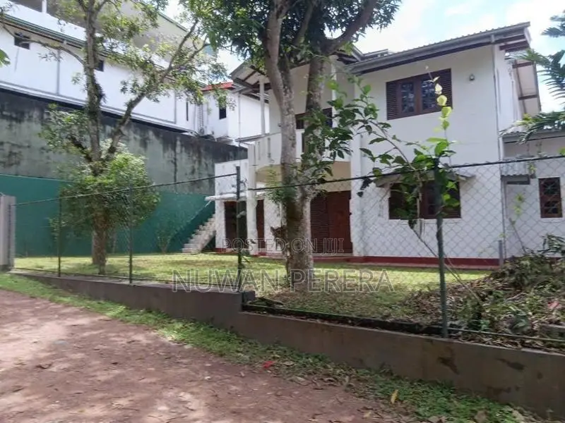 Piliyandala Suwarapala completely bricks made house for sale .