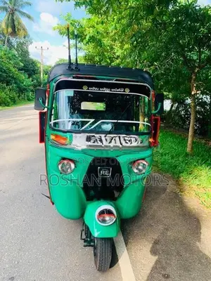 Bajaj RE 2015