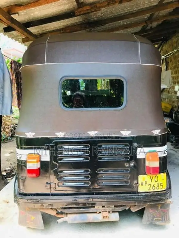 Bajaj RE 2015