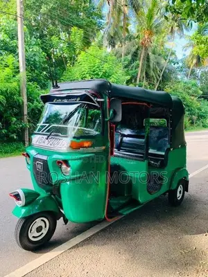 Bajaj RE 2015