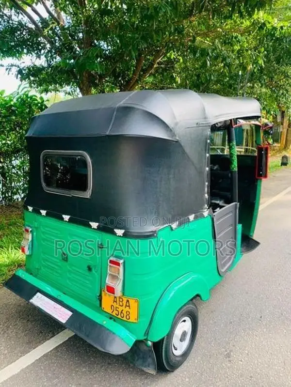 Bajaj RE 2015