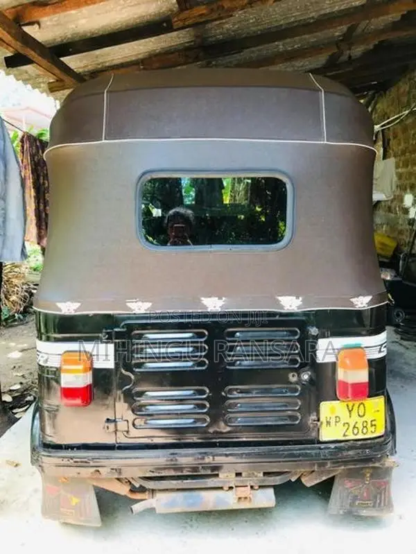 Bajaj RE 2015