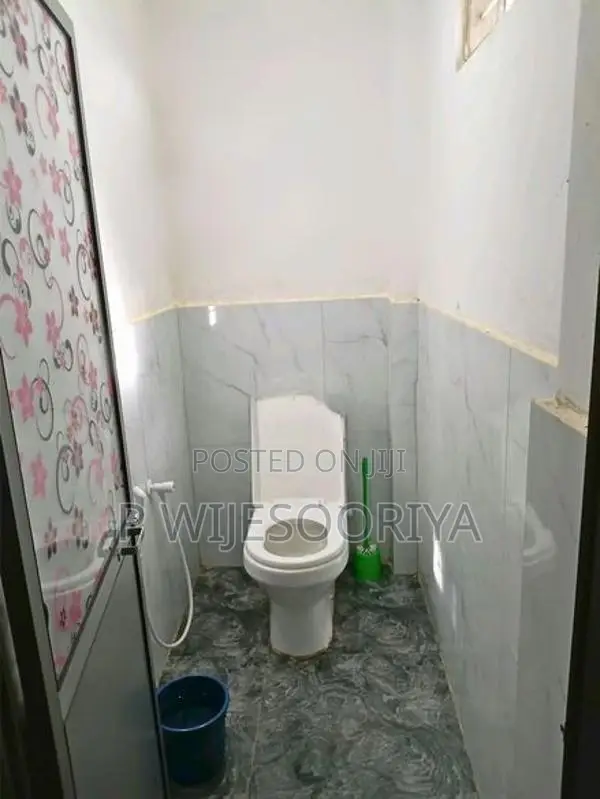 පොල්ගොල්ල Room for Rent (ගැහැණු ළමුන් සඳහා)
