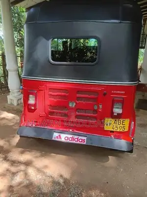 Bajaj RE 2015