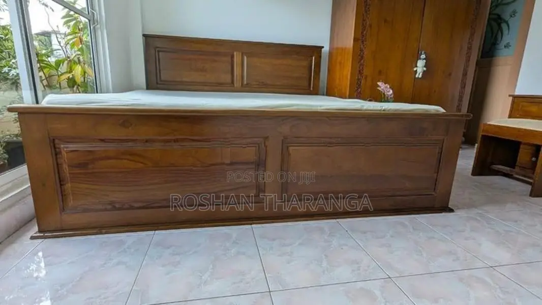 King size Bed with Side Table (Teak)