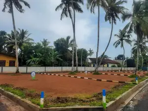 ගාලු පාරට හා lyceum විද්‍යාලයට නුදුරින් බිමි කොටස් කිහිපයක් H37 walana