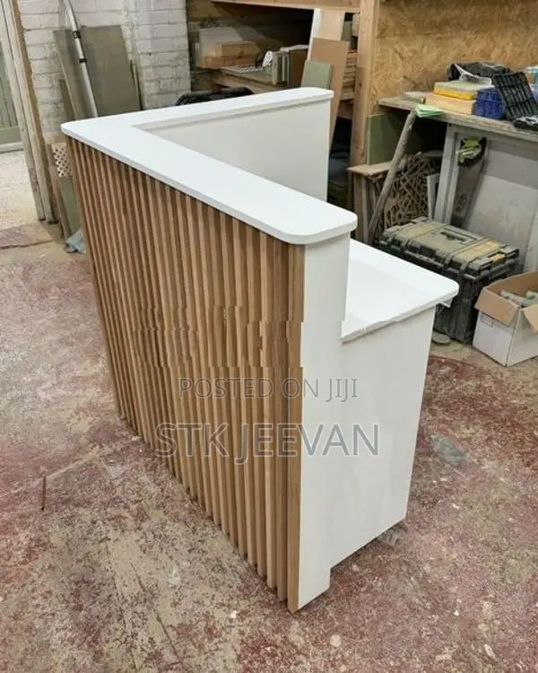Reception table