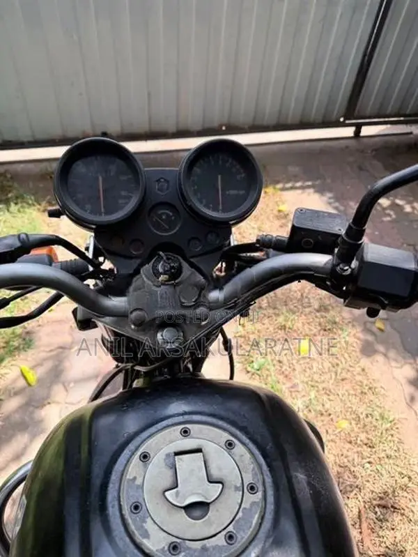 Bajaj Pulsar 150 2004