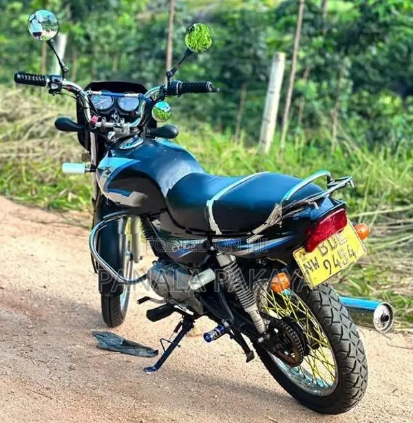 Bajaj CT100 2015