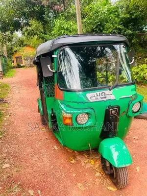 Bajaj RE 205 model 2011