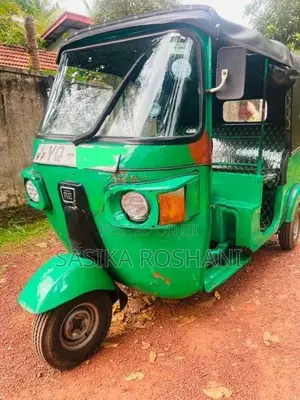 Bajaj RE 205 model 2011