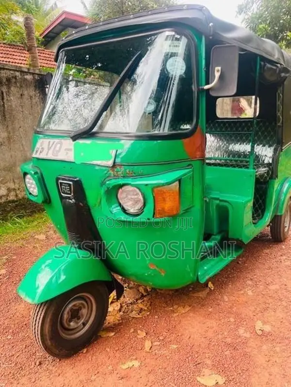 Bajaj RE 205 model 2011