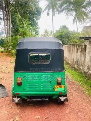 Bajaj RE 205 model 2011