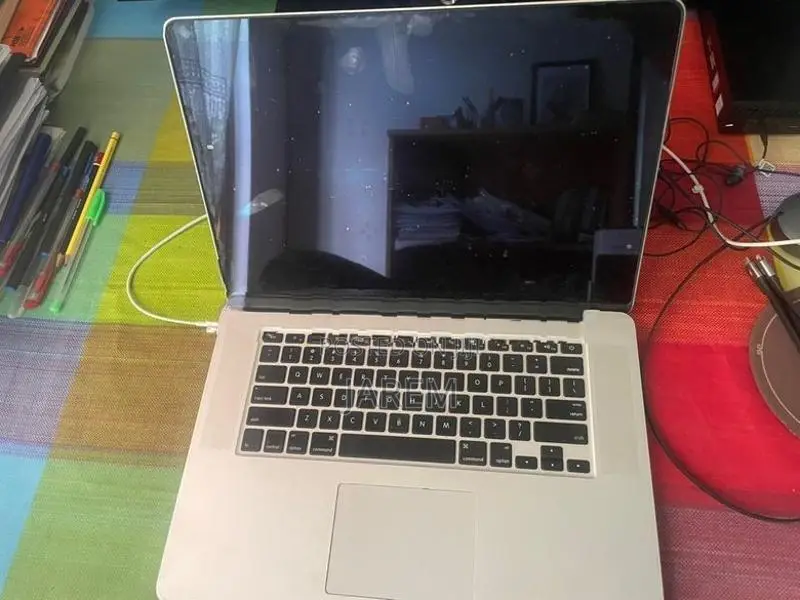 Apple MacBook Pro Retina 15” (Mid-2015) – 512GB SSD