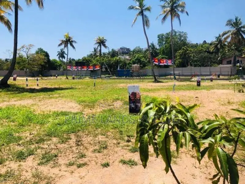 මල්කඩුවාවෙන් සුපෝපබෝගි වටපිටාවකින් ඉඩමක්