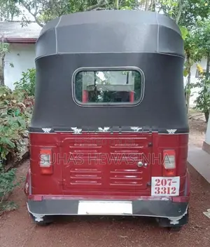 Bajaj RE 2000