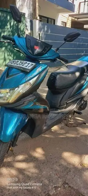 Yamaha Ray 2016