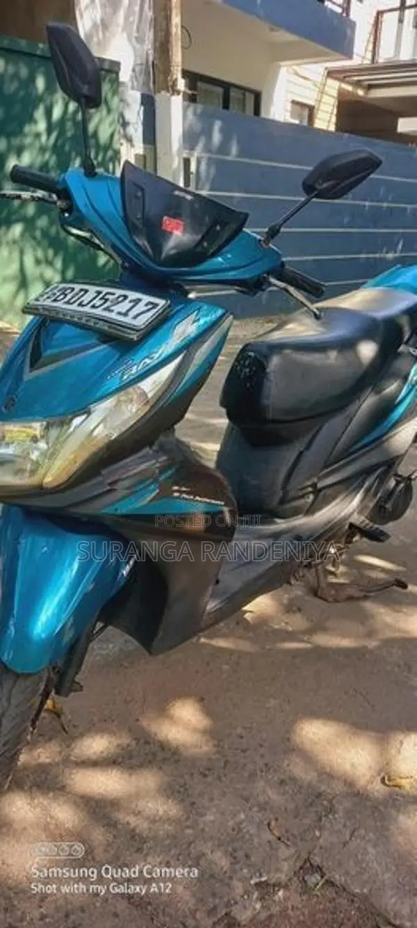 Yamaha Ray 2016