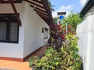 Land with a Livable House for Sale in Udahamulla – Samagi Mawatha