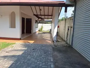 Land with a Livable House for Sale in Udahamulla – Samagi Mawatha