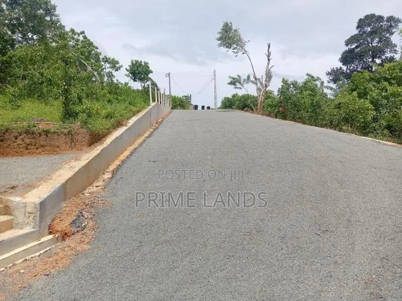 අම්බලන්ගොඩ නගර සභා සීමාවෙන් ඉඩම
