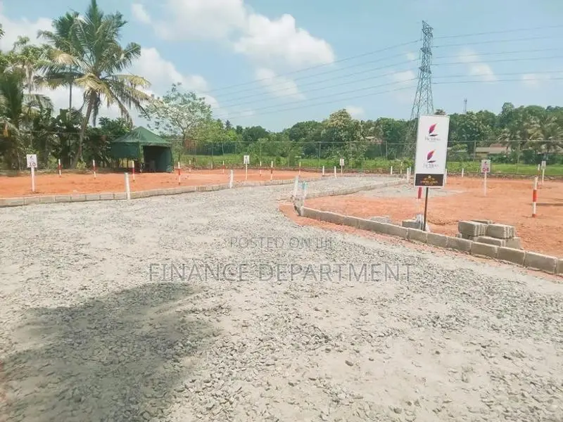 කදාන ගනේමුල්ල 276 පාර වෙල් යායකට මුහුණලා බිම් කොටස්