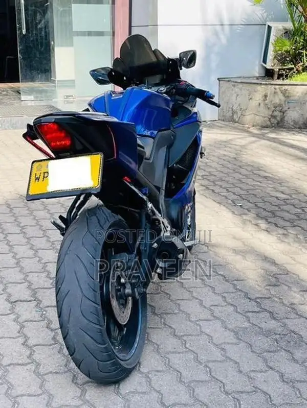 Yamaha R15 2019