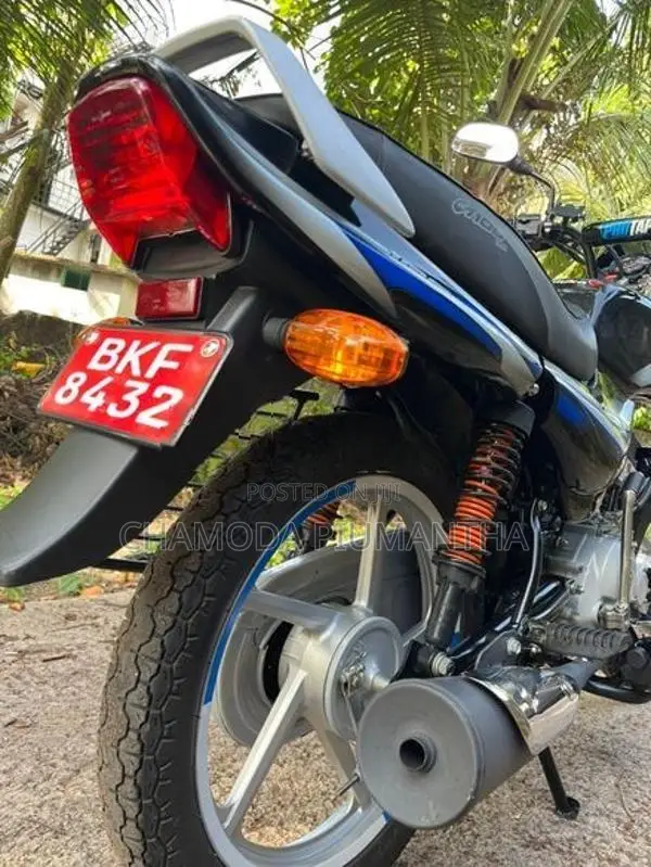 Bajaj CT100 2026