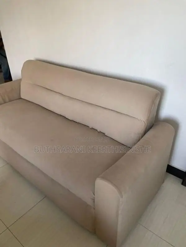 Well-Maintained Sofa Set