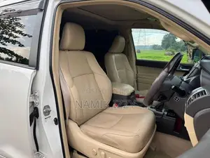Toyota Land Cruiser Prado TX 150 2015
